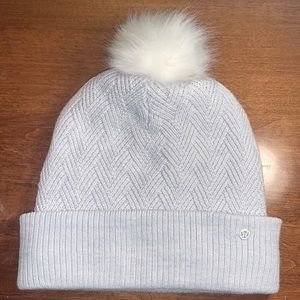 Lululemon, Chevron Knit Pom Beanie, Heathered Core Ultra Light Gray, one size